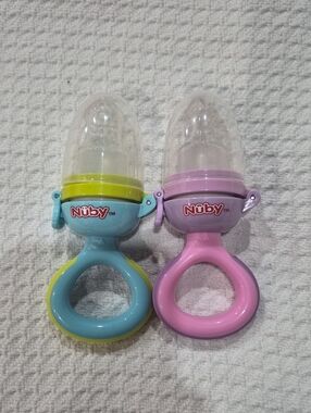 Nuby Twist & Feed First Soft Foods Feeder Set Of Two Baby Toddlers